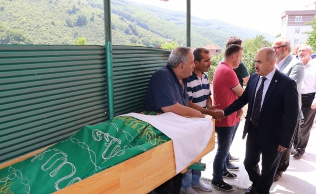 Vali Dağlı, Güzel’in cenazesine katıldı Vali Dağlı, Güzel’in cenazesine katıldı