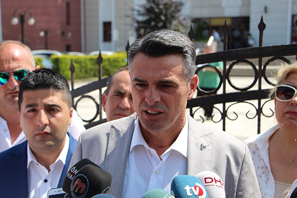 YILMAZ “SİZDEN ADAMLIK BEKLİYORUZ”