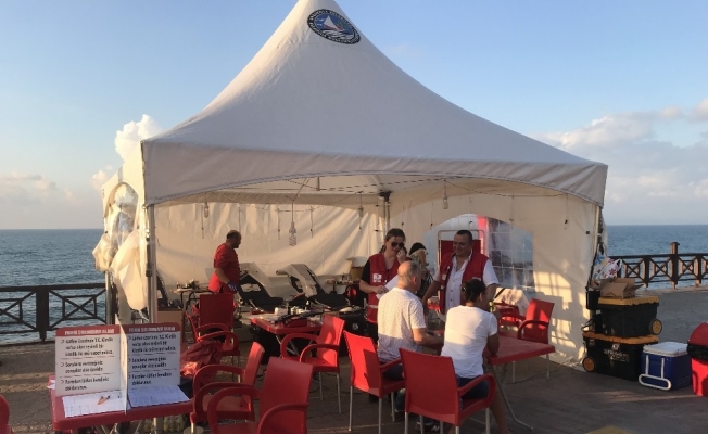 Akçakoca Çınar Caddesinde kan bağışı Akçakoca Çınar Caddesinde kan bağışı