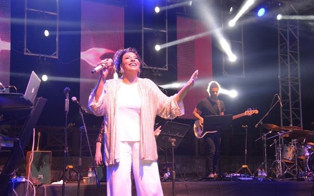 Işın Karaca Akçakoca’yı coşturdu