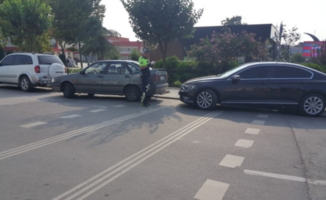 Yaya Geçidine Park Edenlere Cezai İşlem Yaya Geçidine Park Edenlere Cezai İşlem