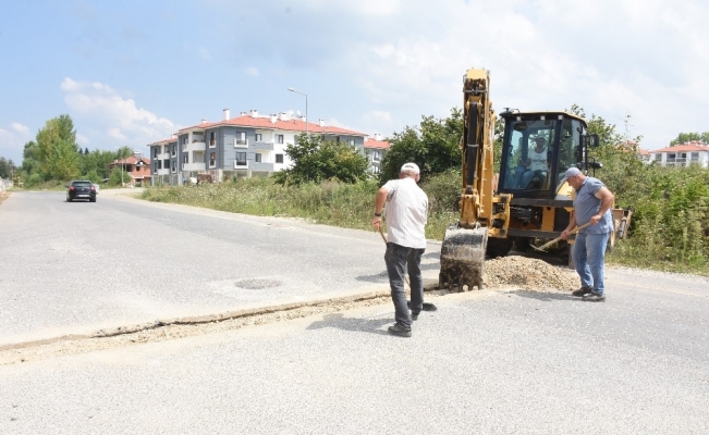 Bozuk Yollar Onarılıyor