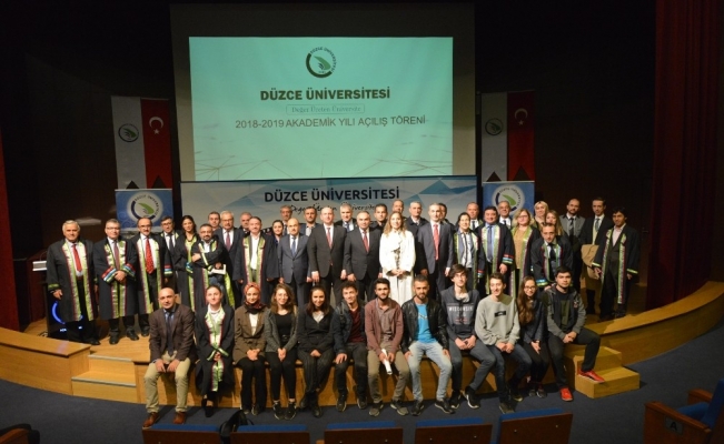 Düzce Üniversitesi’nde 2018-2019 akademik yılı açılış töreni gerçekleştirildi