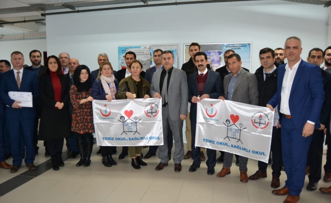 36 OKUL BEYAZ BAYRAK SERTİFİKASI KAZANDI