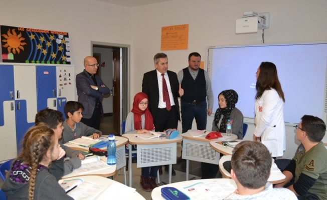 MİLLİ EĞİTİM MÜDÜRÜ YİĞİT, OKULLARI GEZİYOR