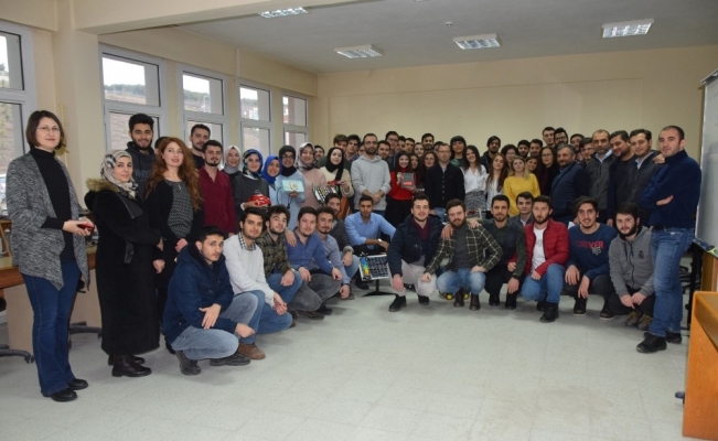 Geleceğin mühendisleri yaptıkları ürünleri tanıttı