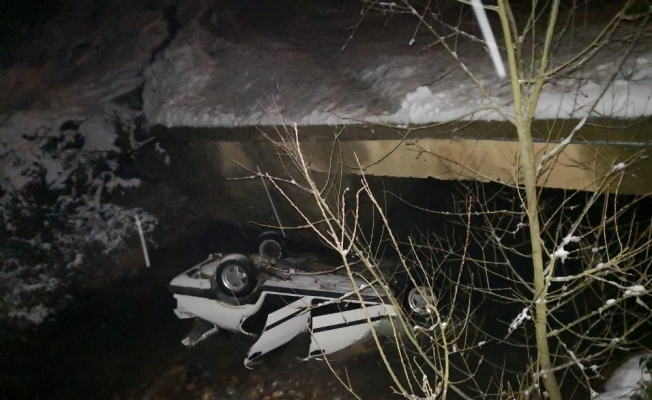 SÜRÜCÜ KÖPRÜDEN UÇTU: 3 YARALI