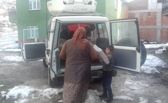 Kızılay’dan evi yanan aileye destek