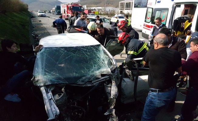 TEM’de yasak dönüş kaza getirdi: 7 yaralı
