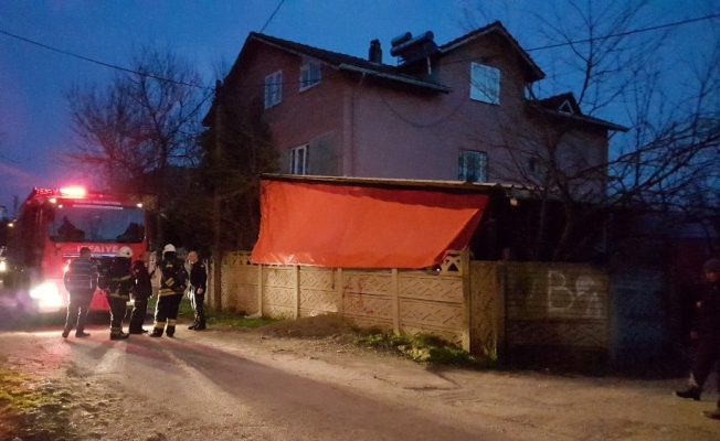 Alevleri yangın tüpüyle söndürdü