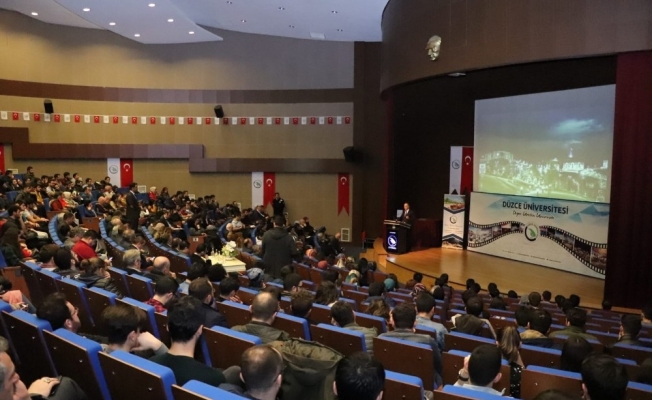 Özlü’den “Bilim Merkezi ve Teknoloji Üssü Türkiye” konferansı