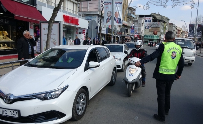 Sivil trafik polisleri iş başında