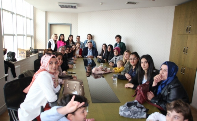 Başkan Yanmaz, kadın kolları ile bir araya geldi