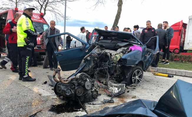 Düzce’de otomobil ağaca çarptı: 2 yaralı