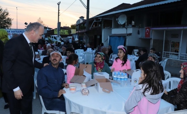 Başkan Özlü 2 bin kişi ile iftarını açtı