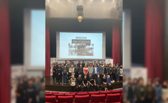 Düzce Üniversitesi öğrencilerinden Mustafa Seven’e yoğun ilgi Düzce Üniversitesi öğrencilerinden Mustafa Seven’e yoğun ilgi