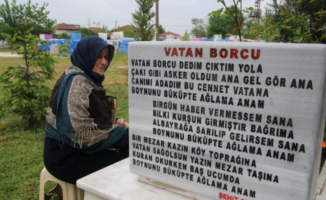 (Özel) Şehit annesi 4 senedir oğlunun yazdığı şiiri okuyarak avunuyor