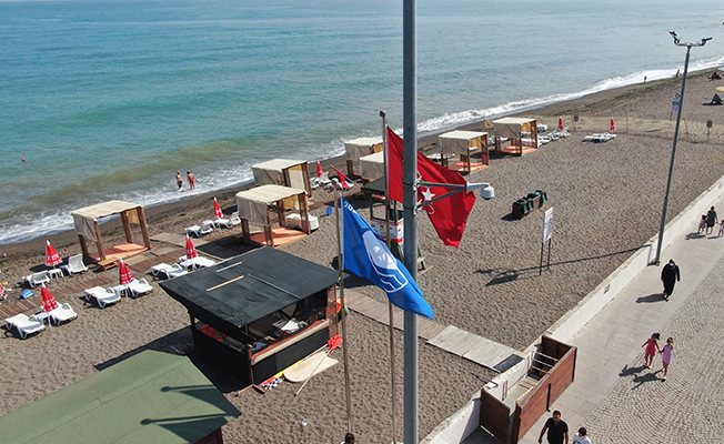 AKÇAKOCA’DA 3 PLAJA MAVİ BAYRAK