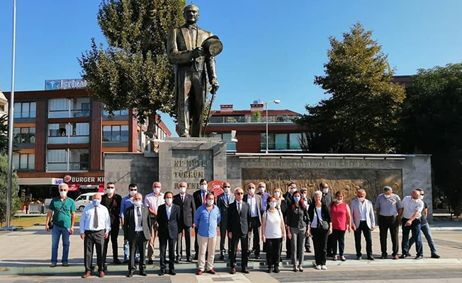 CHP’NİN 97. KURULUŞ YIL DÖNÜMÜ NEDENİYLE TÖREN DÜZENLENDİ