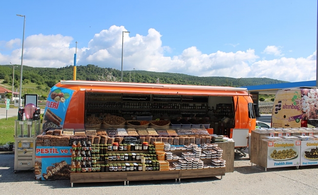 YÜZLERCE FARKLI TAT VE LEZZETLER BİR ARADA…