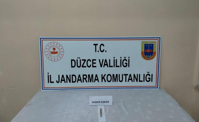 NARKOTİK KÖPEĞİ ARAÇ İÇERİSİNDEKİ ZULAYI BULDU…