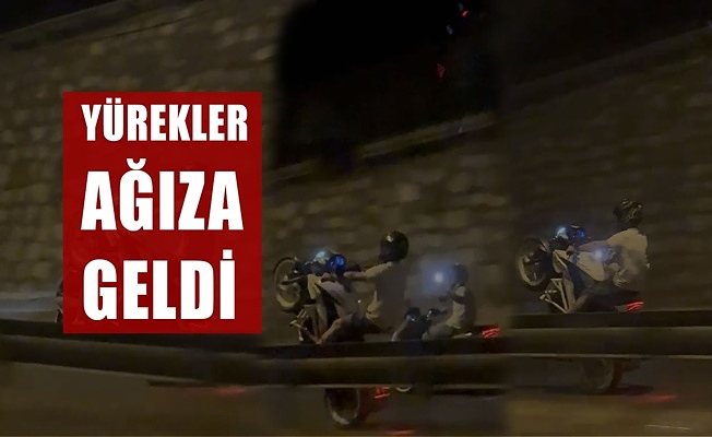 KARAYOLUNDA AKROBASİ YAPARAK GİDEN MOTOSİKLET SÜRÜCÜSÜ BÖYLE GÖRÜNTÜLENDİ