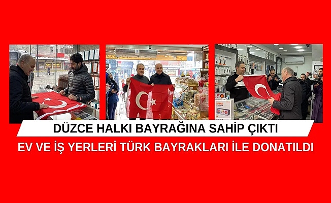 BAŞKAN ÖZLÜ KENT MERKEZİNDE BAYRAK DAĞITTI