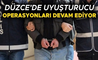 SOKAK SATICISI UYUŞTURUCU SATIŞI YAPARKEN SUÇÜSTÜ YAKALANDI