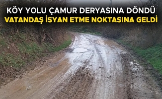 “CUMAYERİ BELEDİYESİNİN KAMYONLARI YOLU BU HALE GETİRDİ”